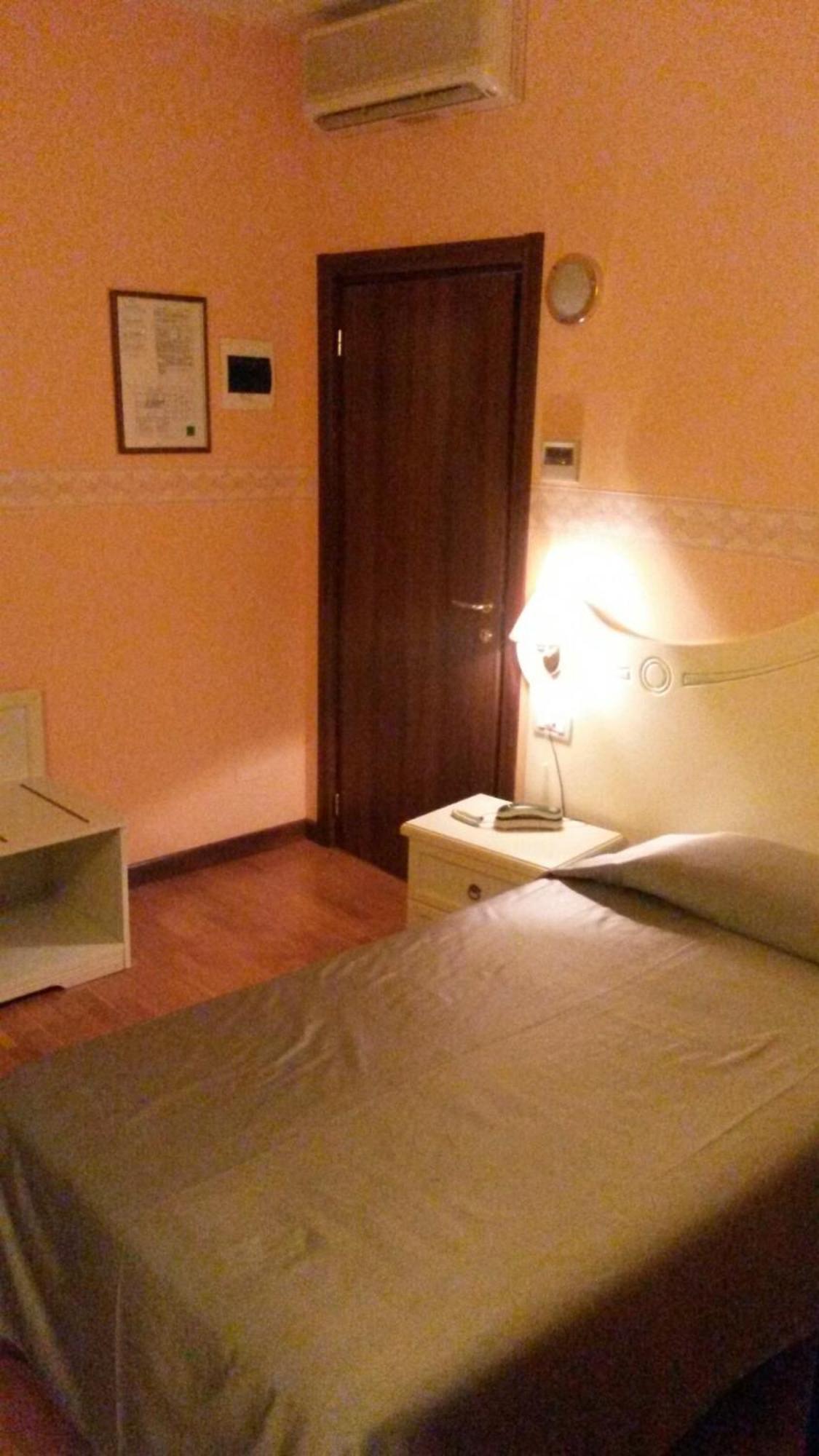 Albergo Ristorante Flora Vittorio Veneto Habitación foto