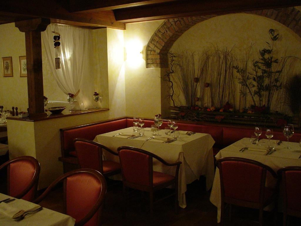 Albergo Ristorante Flora Vittorio Veneto Exterior foto