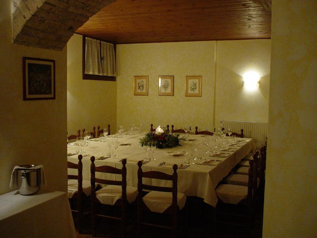 Albergo Ristorante Flora Vittorio Veneto Exterior foto